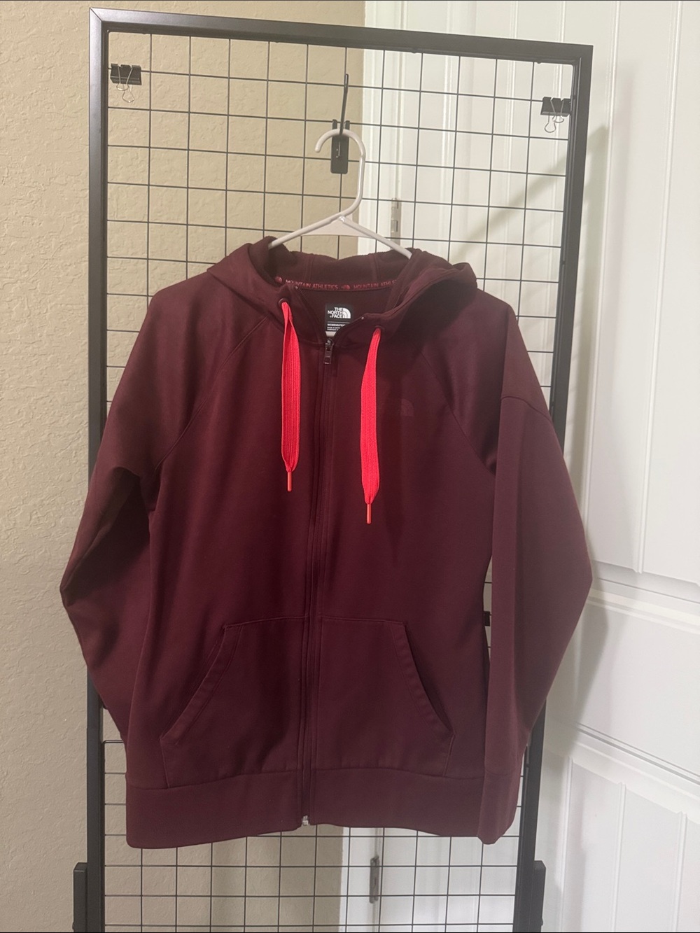 Like New The North Face W SZ M Burgundy Zip-Up Hoodie with Red Drawcords